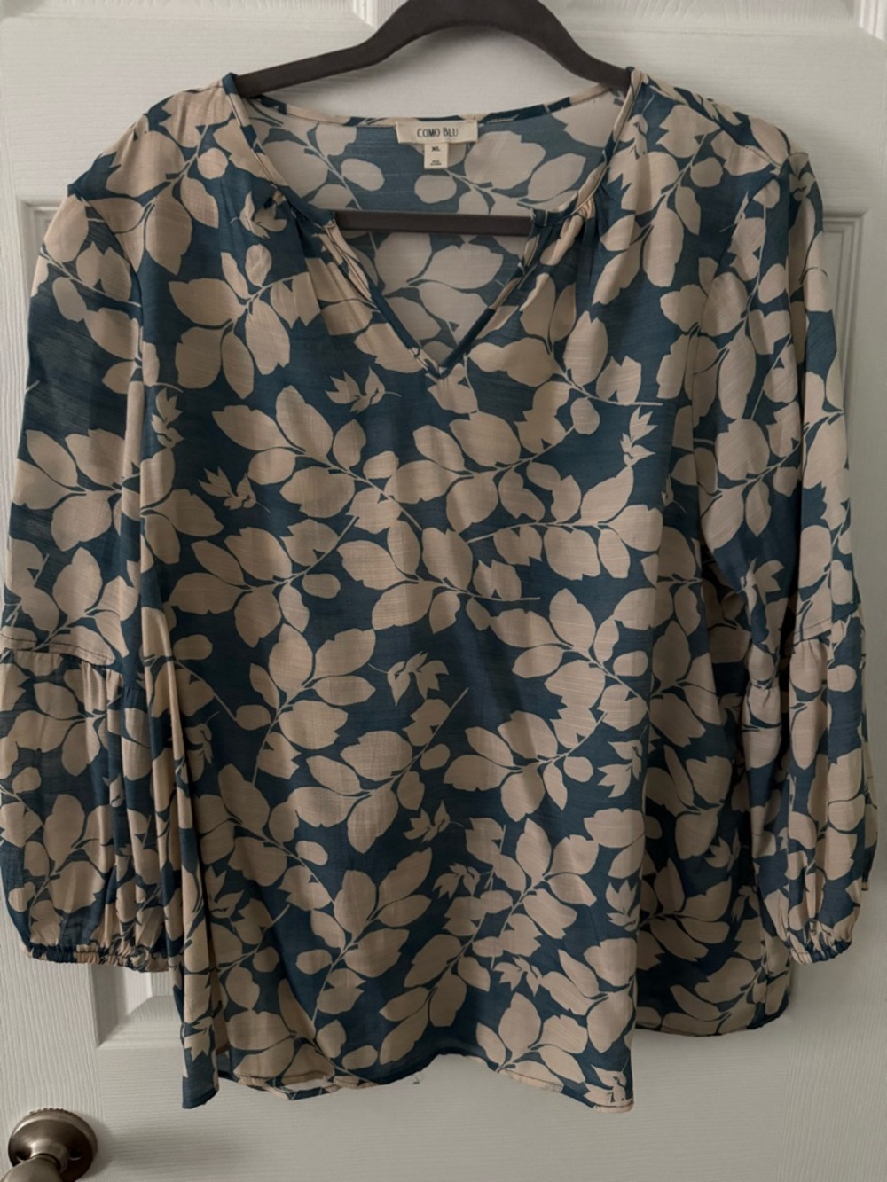 Como Blu Teal and Cream Floral V-Neck Balloon Sleeve Blouse